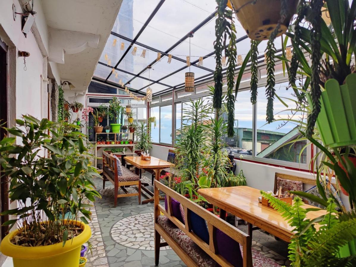 Hotel Golden Orchid Darjeeling  Exteriör bild